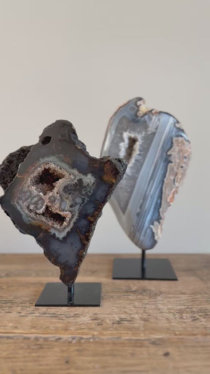 Agaat geode op standaard met druzy